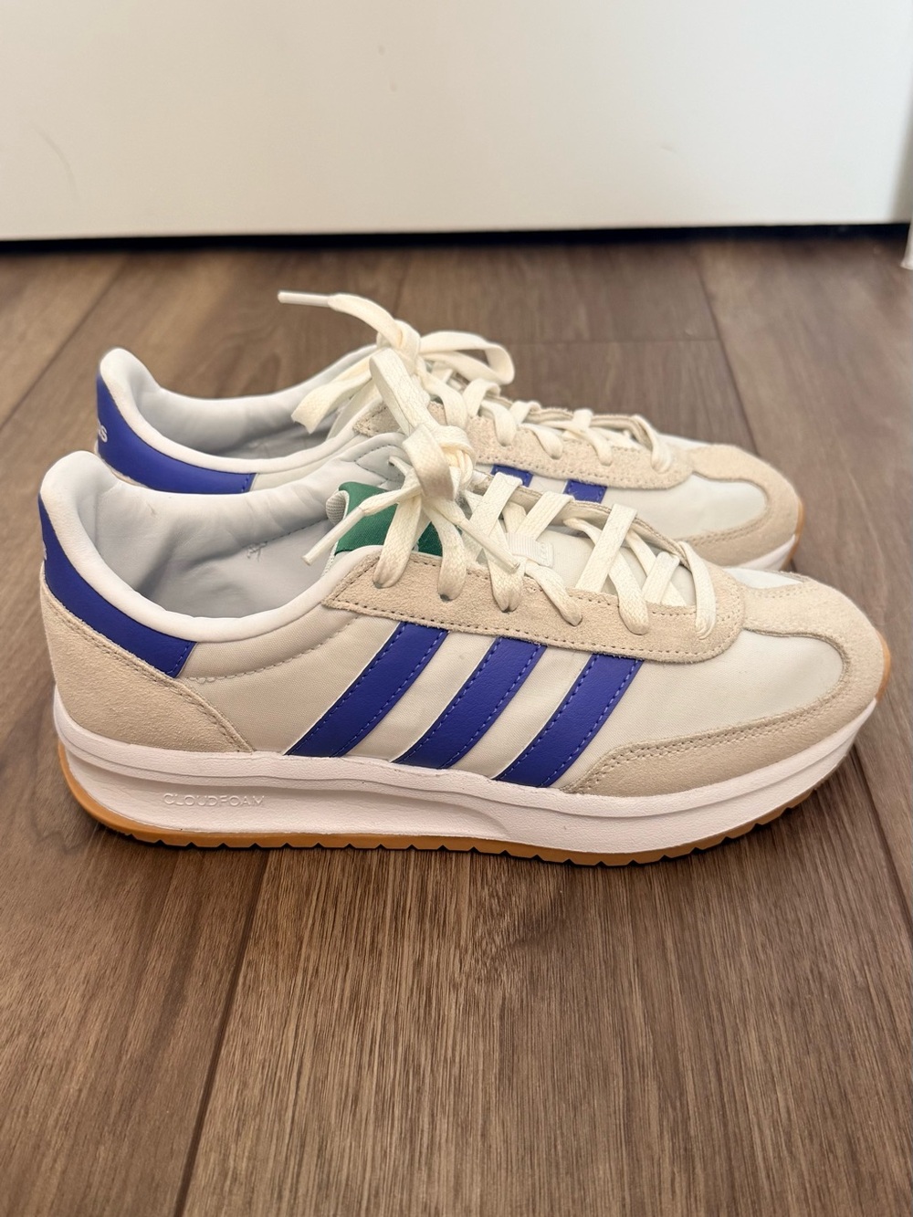 Adidas Cloudfoam Comfort Sneakers Women’s 6.5 Cream Blue
